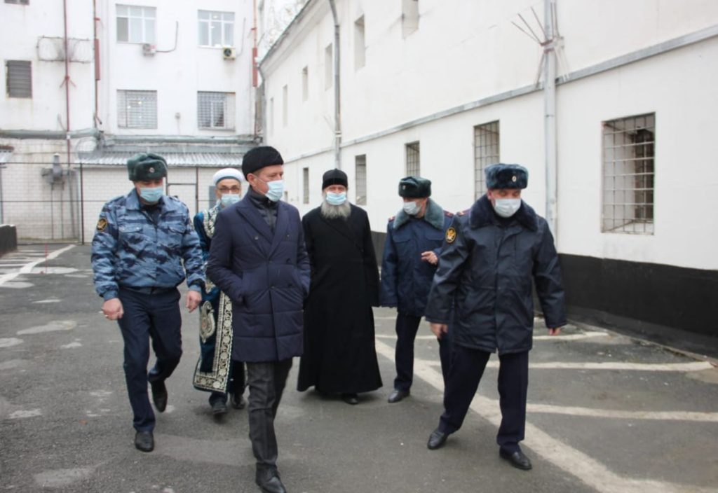 Мусульманские и православные деятели посетили СИЗО в Екатеринбурге